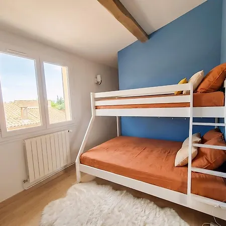 Villa 3 Climatisées Proche Avec Jardin Clos